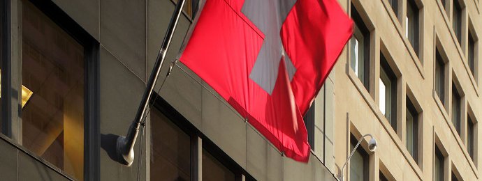 NTG24 - Credit Suisse weist Gewinnrückgang bei stagnierenden Umsätzen aus - Zürich reagiert mit Abgaben