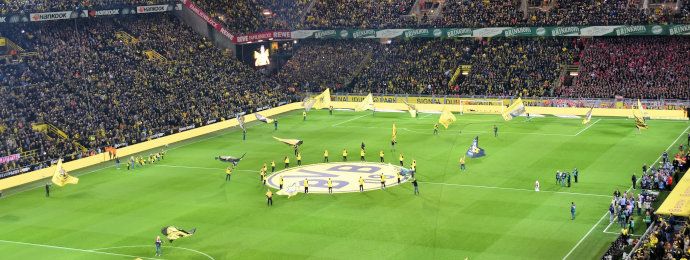 NTG24 - Borussia Dortmund rückt vor dem letzten Spieltag auf den Spitzenplatz in der Bundesliga