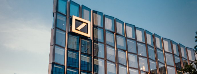 Aktionäre freuen sich über eine imposante Rallye bei der Deutschen Bank, die durchaus noch weitergehen könnte - Newsbeitrag
