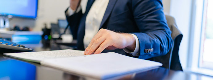 Geringe Großschäden bescheren der Munich Re sprudelnde Gewinne im zweiten Quartal, doch die Anleger bleiben noch vorsichtig - Newsbeitrag