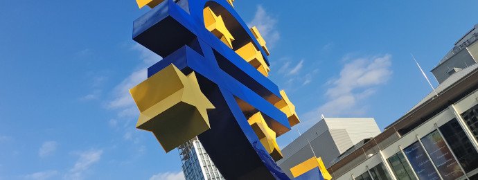 Euro-Anleihemarkt hat drei Zinserhöhungen eingepreist - Newsbeitrag