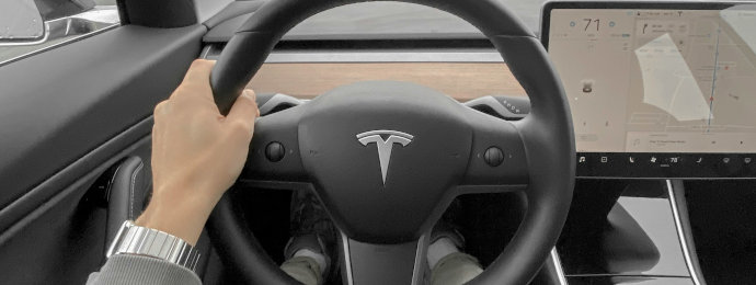 Die Tesla-Aktie gerät wieder unter Druck und der Traum von der autonomen Zukunft steht noch unter einigen Fragezeichen - Newsbeitrag